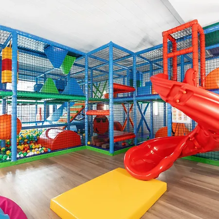 Aqua Aquapark Lägenhetshotell 4*