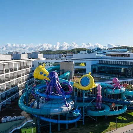 Aqua Aquapark アパートホテル 4*